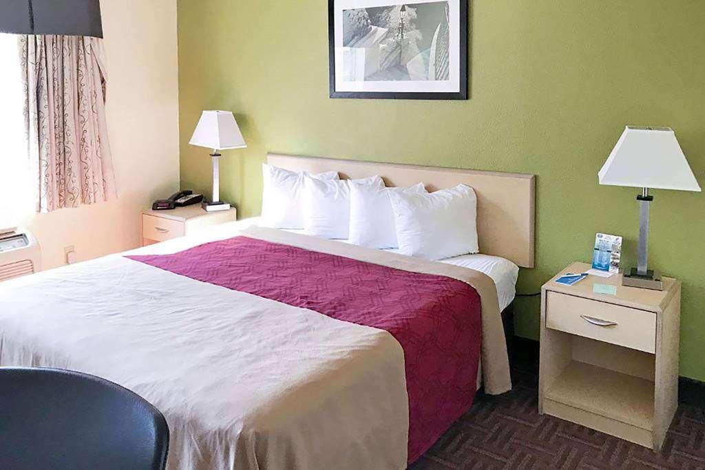 Super 8 By Wyndham Gloucester Gloucester City Rom bilde